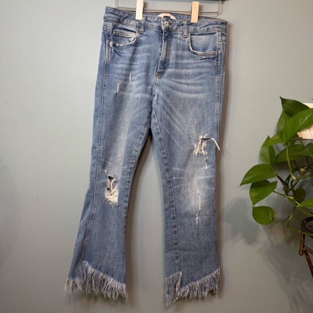 Zara Straight Leg Cropped Fringe Hem Distressed Jeans. Mid Rise. Size 28